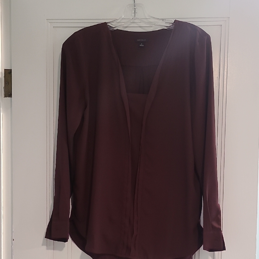 Elegant Women's Burgundy Blouse